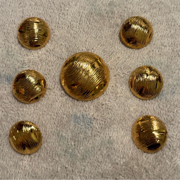 St. John Collection Other - St John Collection buttons (lot of seven)